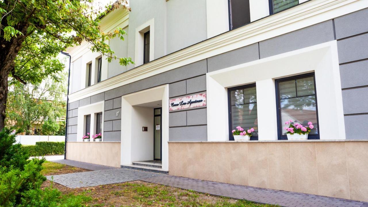 Corso Lux Apartman Gyula Bagian luar foto
